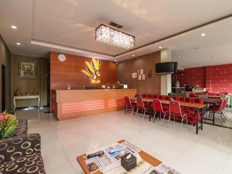 מטאראם Reddoorz Plus Near Sangkareang Park מראה חיצוני תמונה