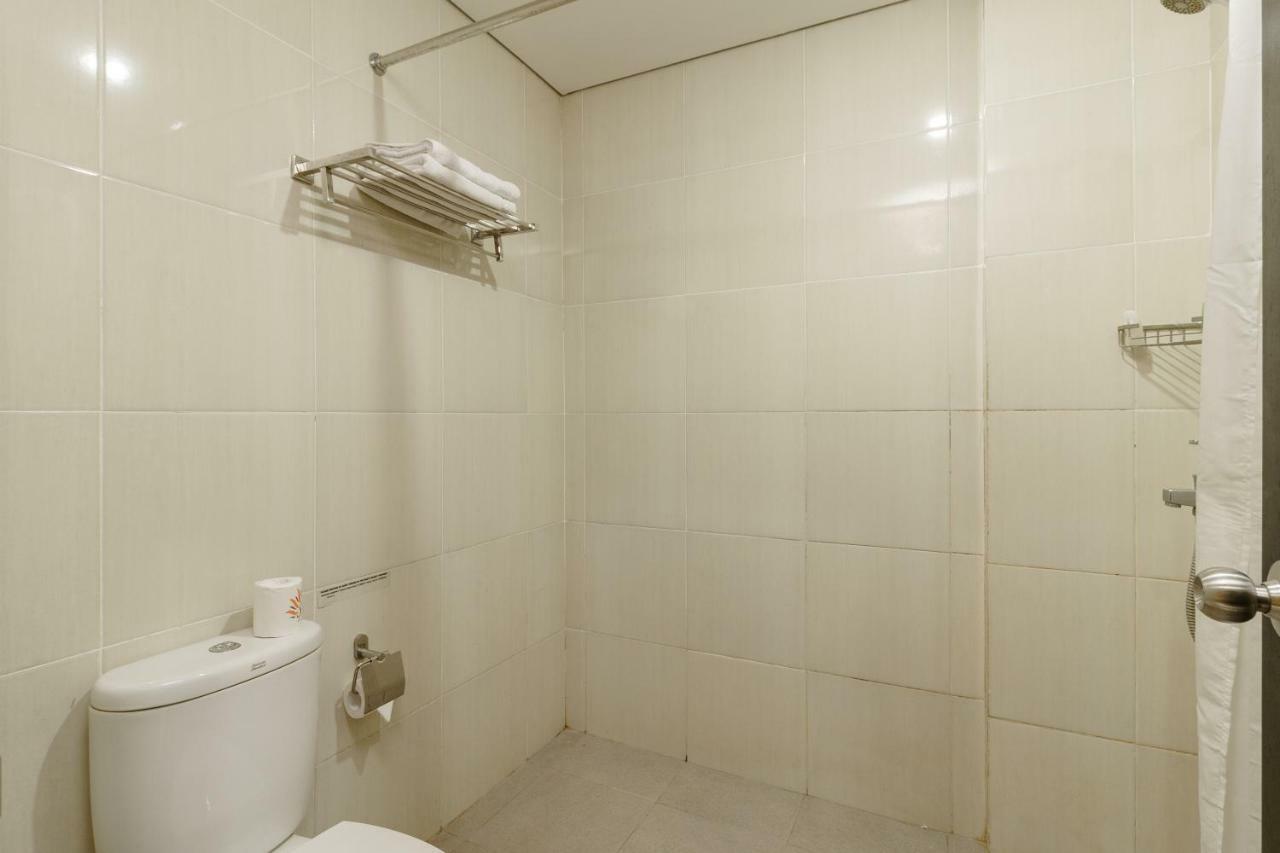 מטאראם Reddoorz Plus Near Sangkareang Park מראה חיצוני תמונה
